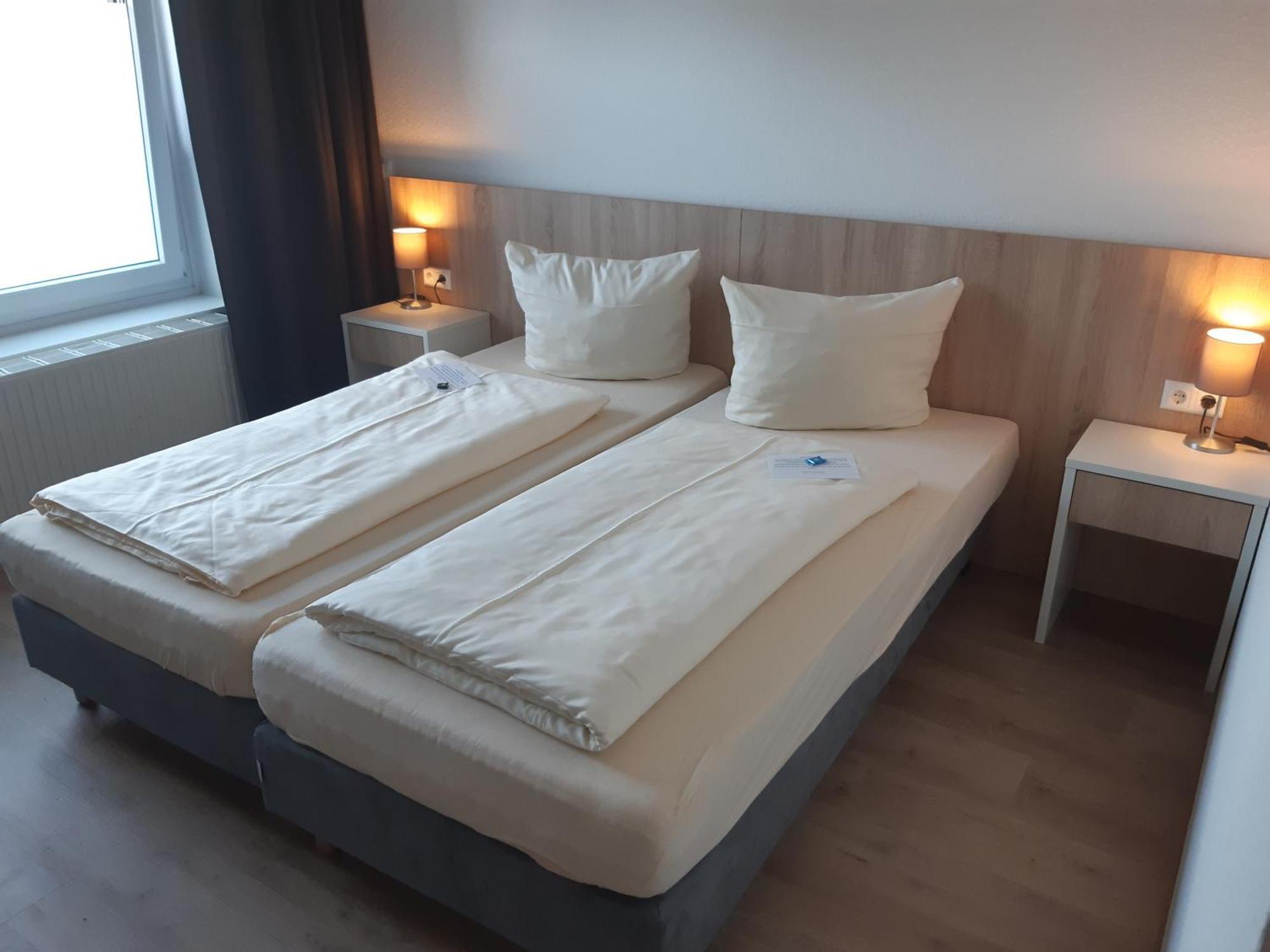 Garni Hotel Hof Zum آهاوس المظهر الخارجي الصورة
