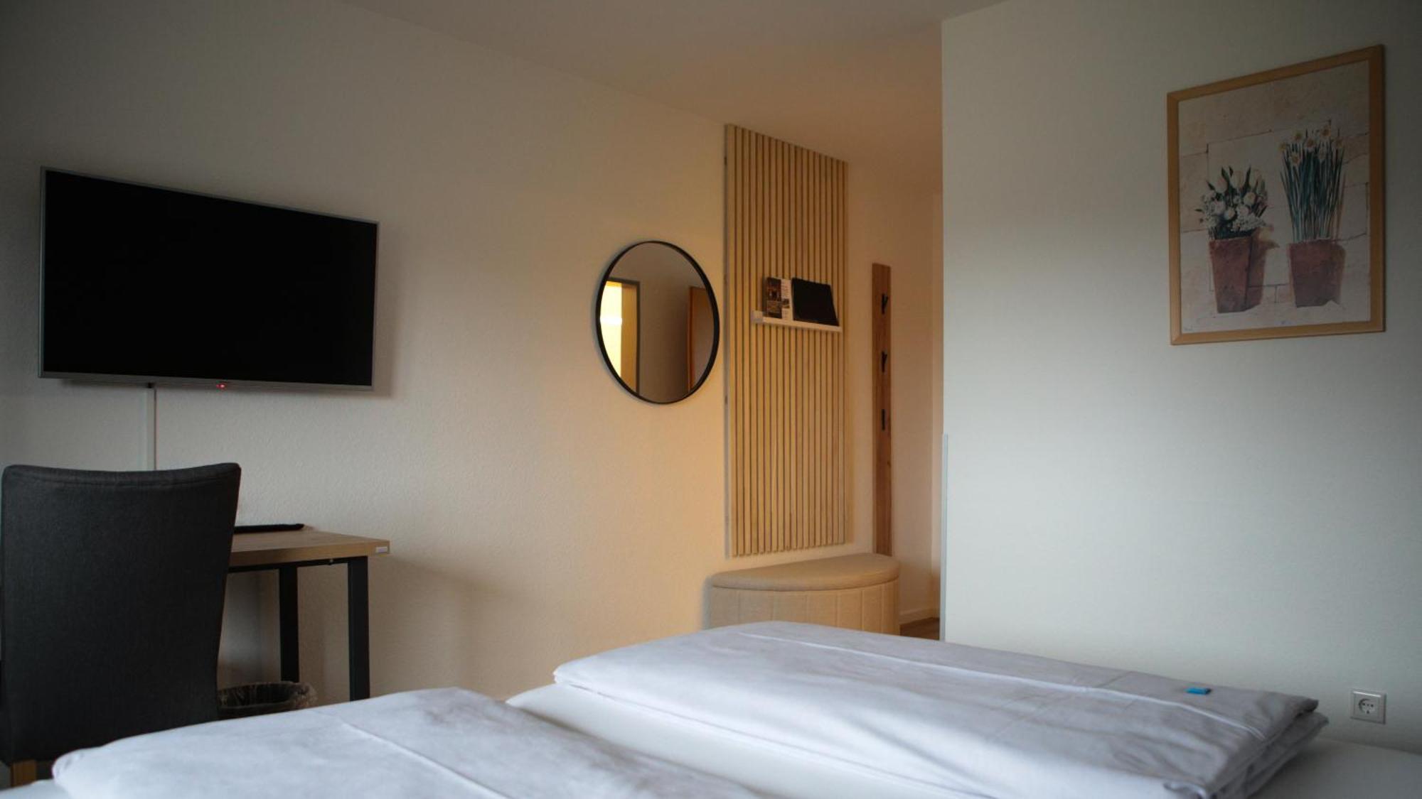 Garni Hotel Hof Zum آهاوس المظهر الخارجي الصورة