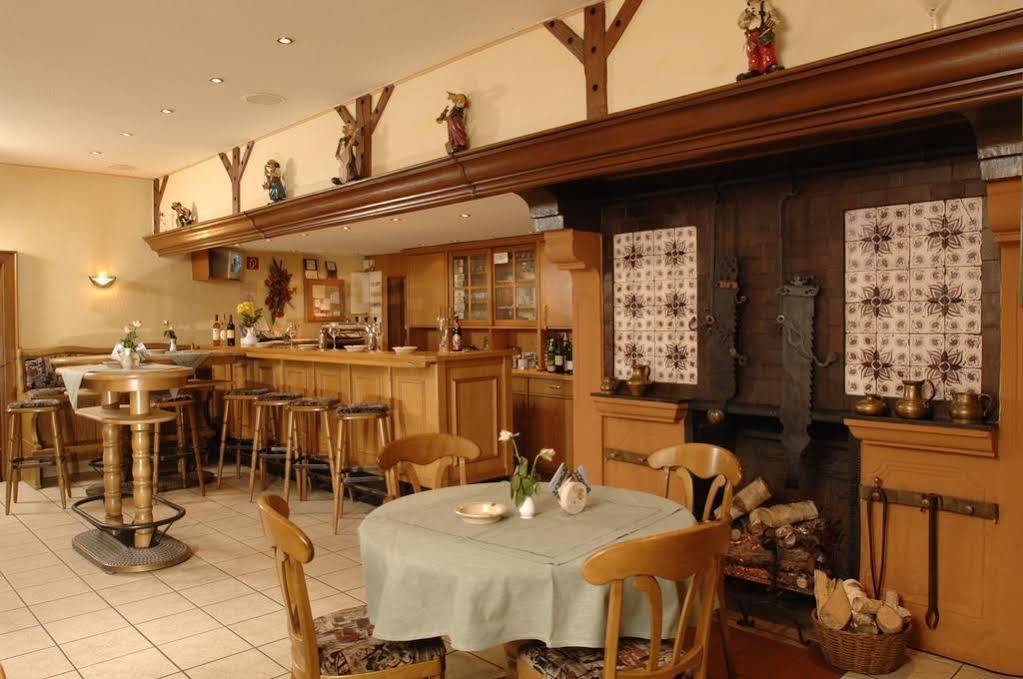 Garni Hotel Hof Zum آهاوس المظهر الخارجي الصورة