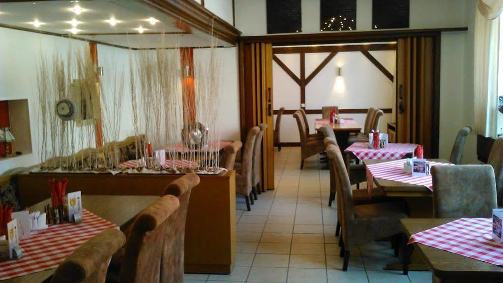 Garni Hotel Hof Zum آهاوس المظهر الخارجي الصورة